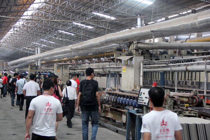 媒体记者团旅行凯发K8国际瓷砖肇庆生产基地