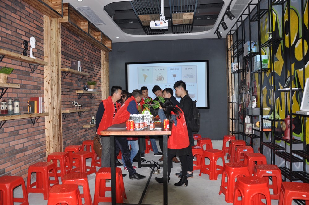 “一带一起  设计营销”，，，与O2O零售新模式携手，，，2017年，，，凯发K8国际将勇往直前，，，开拓新战！！