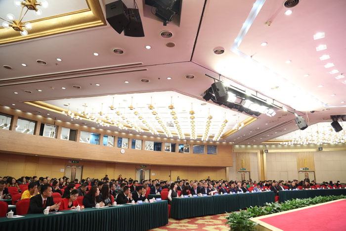 凯发K8国际瓷砖品牌荣获“通体仿古砖十大品牌”声誉称呼