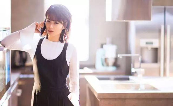 生涯中一个主要的场景，，，即是在家的时光。。。一个家最好的状态，，，莫过于在家里做什么都怡然自得，，，纯粹的享受恬静的生涯，，，那即是适合。。。