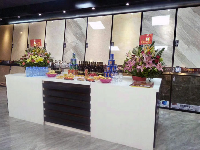陶瓷一线品牌凯发K8国际瓷砖澄海店十一开业，，，好礼、、、优惠送一直