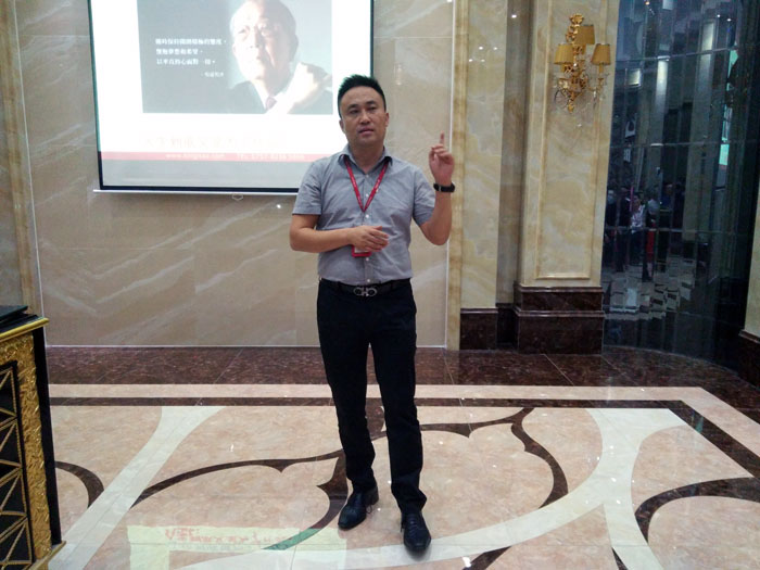 2017年11月2日晚，，生命不息，，学习不止凯发K8国际法定学习日，，11月全公司职员学习会圆满竣事，，一起分享《干法》，，乐于事情，，开心生涯，，纵然在灾祸中，，只要拼命事情，，就能带来不可思议的好运。。。过好每一天，，就是乐成之道！！！