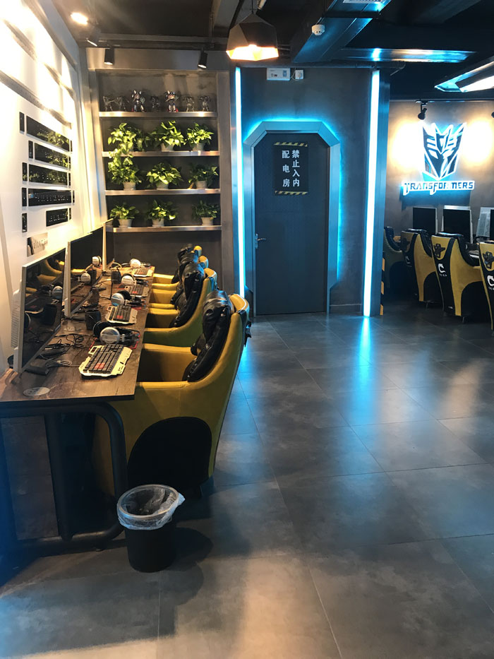 凯发K8国际现代仿古砖案例:别说了，，，一起去这个1000方的网咖开黑！！！