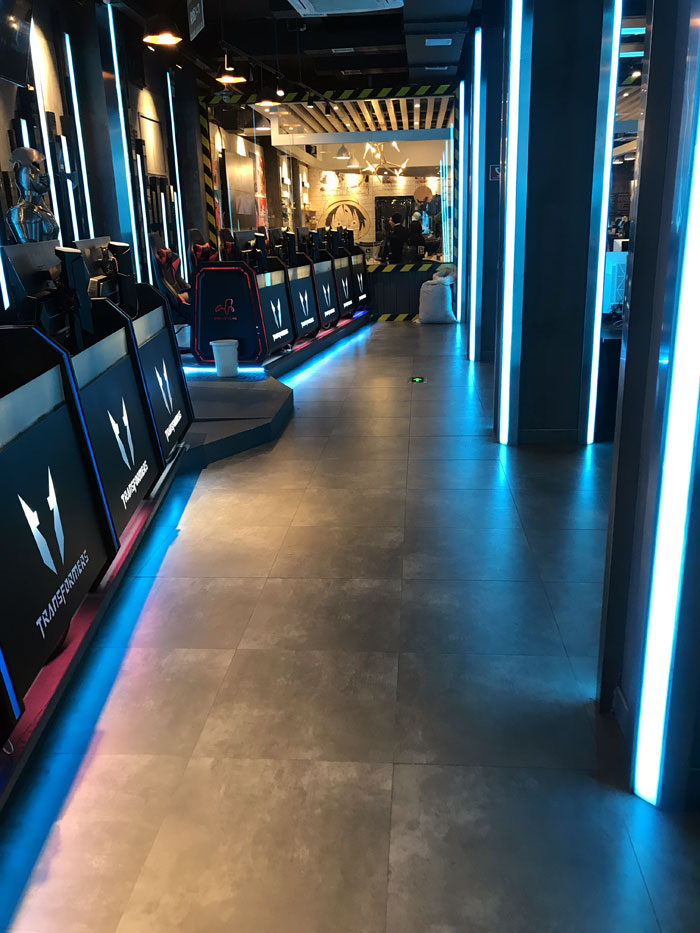 凯发K8国际现代仿古砖案例:别说了，，，一起去这个1000方的网咖开黑！！！