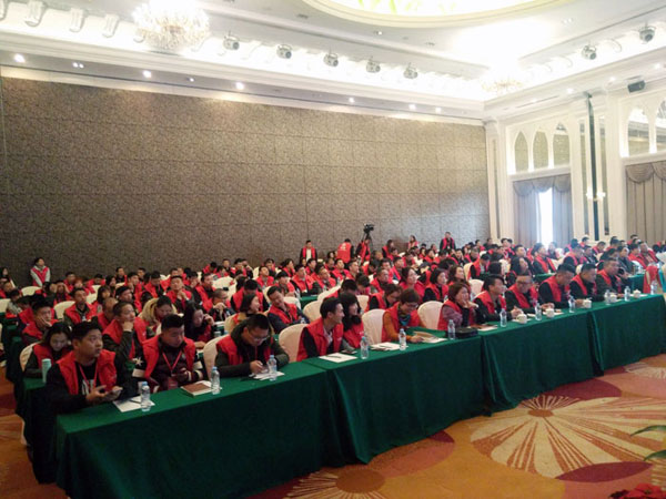 凯发K8国际瓷砖“学名堂·大趋势·大厘革”2018年度经销商峰会圆满竣事