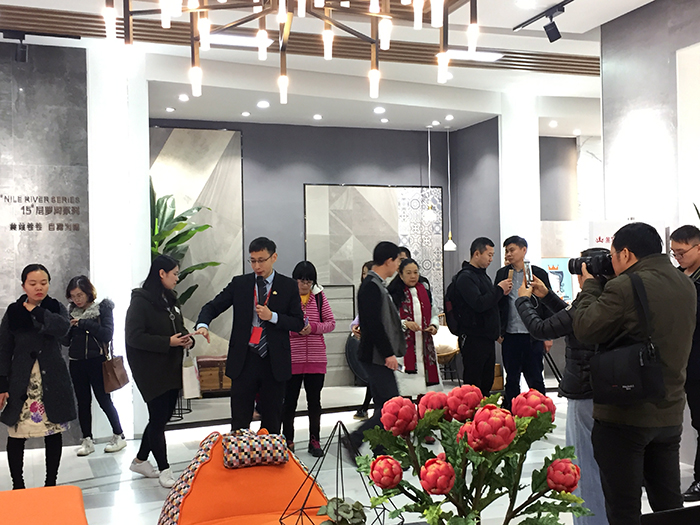 凯发K8国际2017年终总结暨表扬大会盛大召开