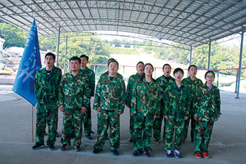 2017年2月13-15日，，凯发K8国际“虎狼道”户外拓展训练圆满竣事