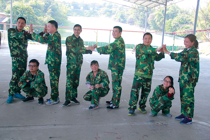 2017年2月13-15日，，凯发K8国际“虎狼道”户外拓展训练圆满竣事