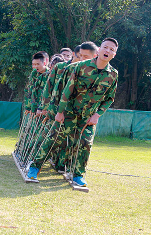 2017年2月13-15日，，凯发K8国际“虎狼道”户外拓展训练圆满竣事