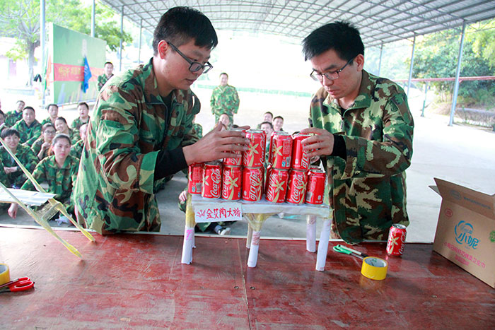 2017年2月13-15日，，凯发K8国际“虎狼道”户外拓展训练圆满竣事