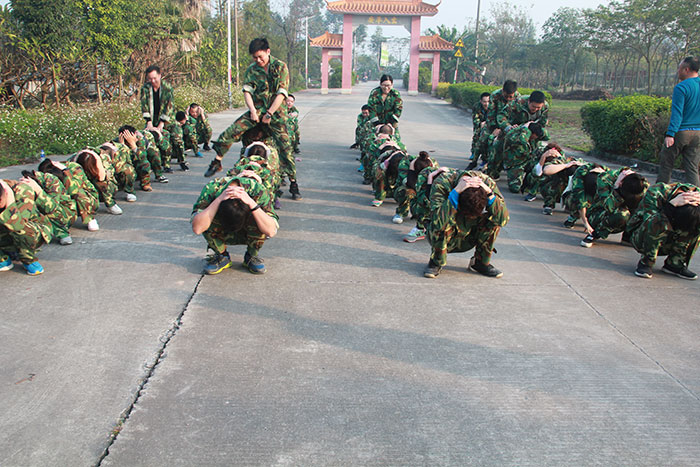 2017年2月13-15日，，凯发K8国际“虎狼道”户外拓展训练圆满竣事