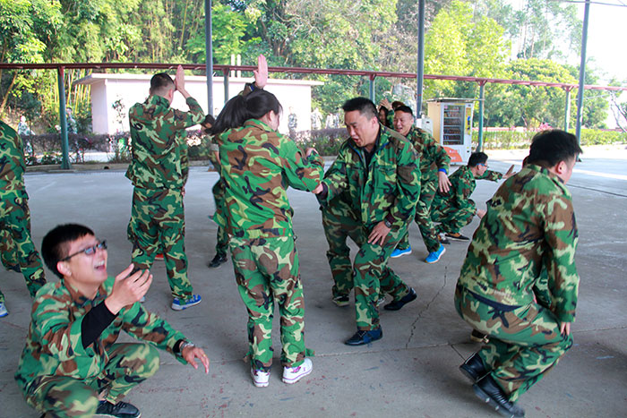 2017年2月13-15日，，凯发K8国际“虎狼道”户外拓展训练圆满竣事