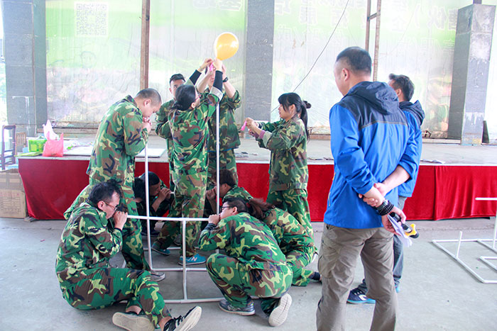 2017年2月13-15日，，凯发K8国际“虎狼道”户外拓展训练圆满竣事