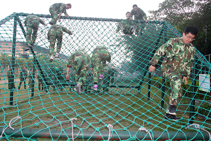 2017年2月13-15日，，凯发K8国际“虎狼道”户外拓展训练圆满竣事