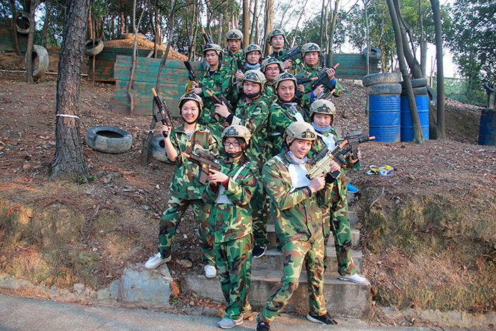 2017年2月13-15日，，凯发K8国际“虎狼道”户外拓展训练圆满竣事