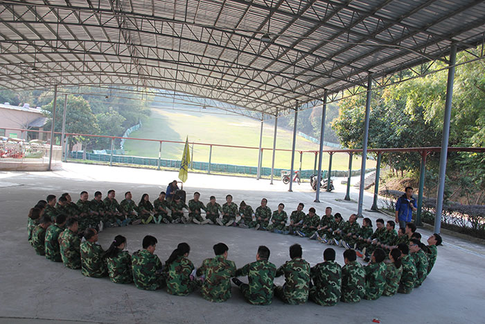 2017年2月13-15日，，凯发K8国际“虎狼道”户外拓展训练圆满竣事